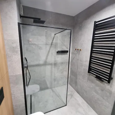 Premium Silver アパート ジェシュフ